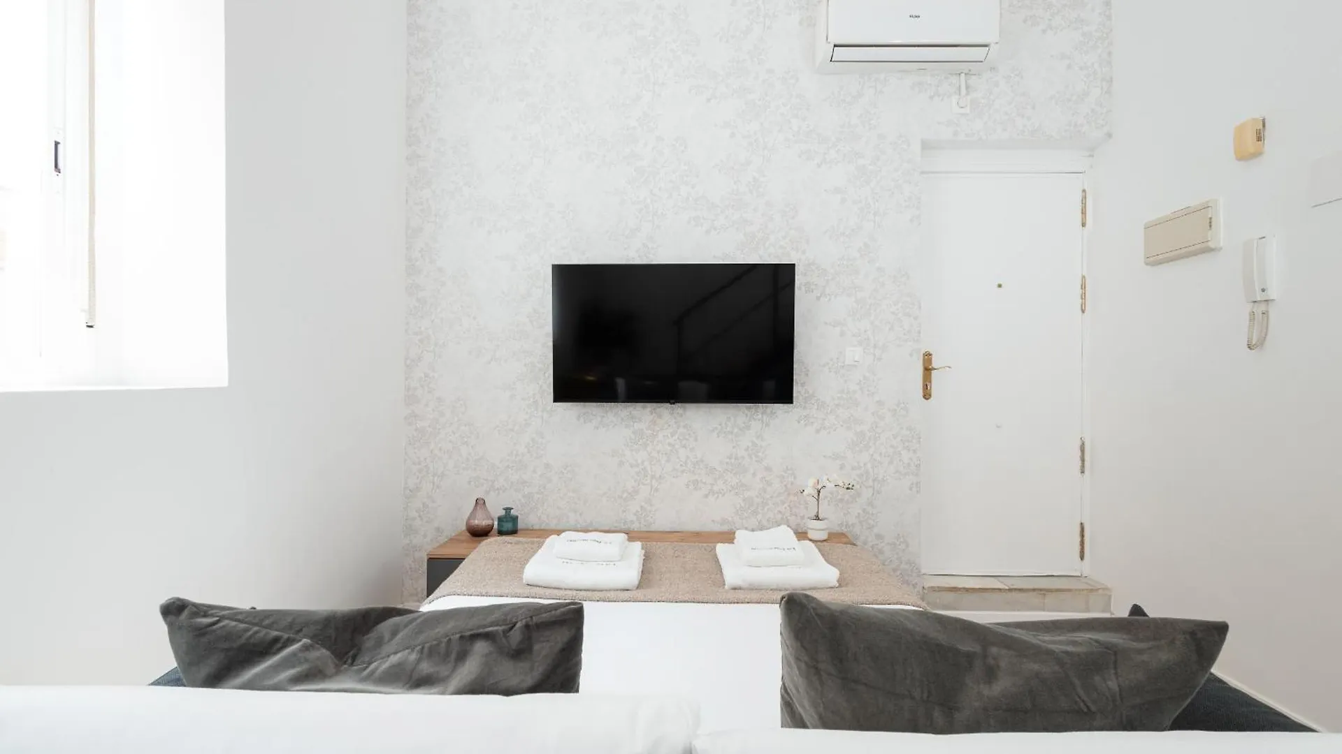 C06 Stylish Studio In Downtown Malaga Apartment